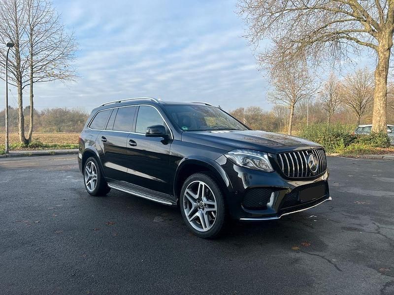 Schwarz Gebraucht 2017 Mercedes GLS350 AMG line SUV | 35.699 € - Bild 1/4