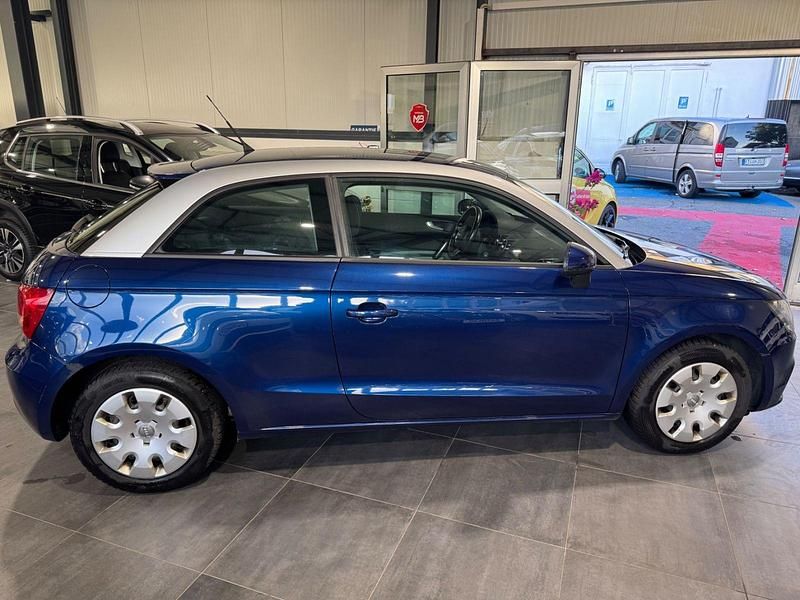 Gebraucht Audi A1 Ambition 86 PS (63 kW) 2011 Blau Kleinwagen