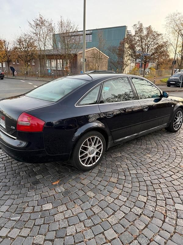 Grau Gebraucht 2001 Audi A6 Limousine | 1.600 € - Bild 1/4