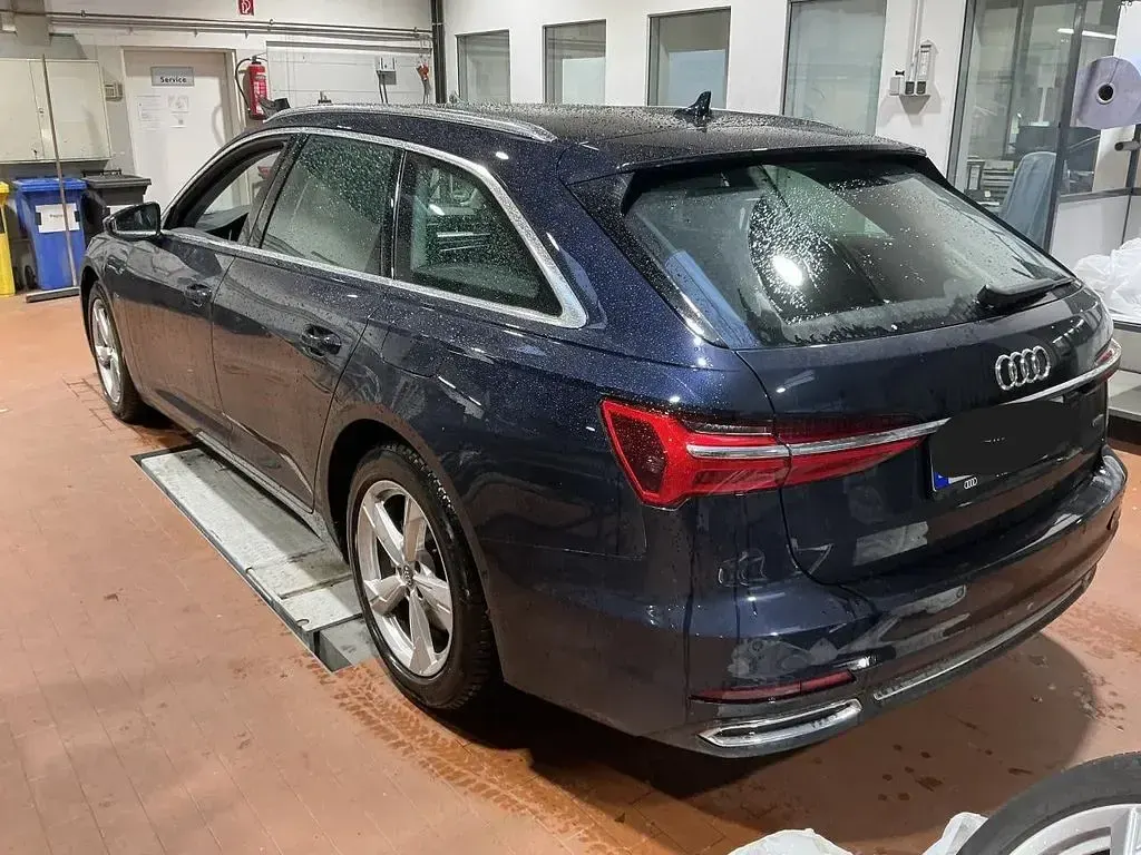 Używany Audi A6 Ambiente 299 KM (219 kW) 2022 Niebieski Kombi
