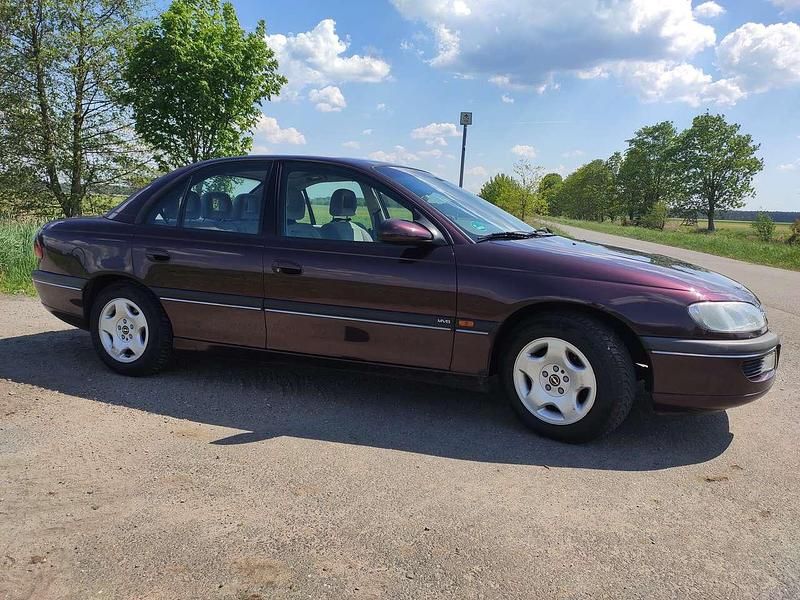 Gebraucht 1994 Opel Omega Limousine | 3.300 € - Bild 1/4