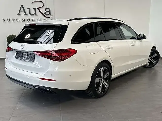 Gebraucht Mercedes C200 Avantgarde 184 PS (135 kW) 2023 Polarweiã Kombi