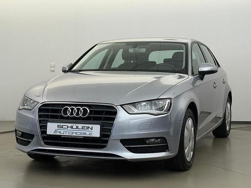 Gebraucht Audi A3 Attraction 110 PS (80 kW) 2016 Florettsilber Limousine