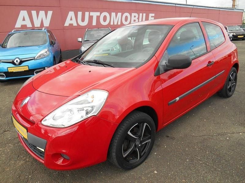 Rot Gebraucht 2012 Renault Clio III Kleinwagen | 5.590 € (Teuer) - Bild 1/4