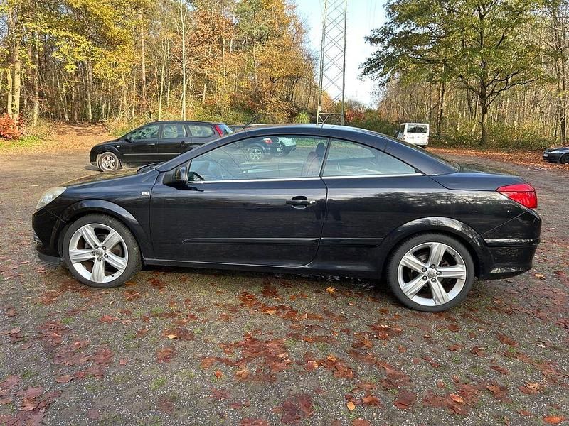 Gebraucht Opel Astra Cabriolet 140 PS (102 kW) 2009 Schwarz Cabrio