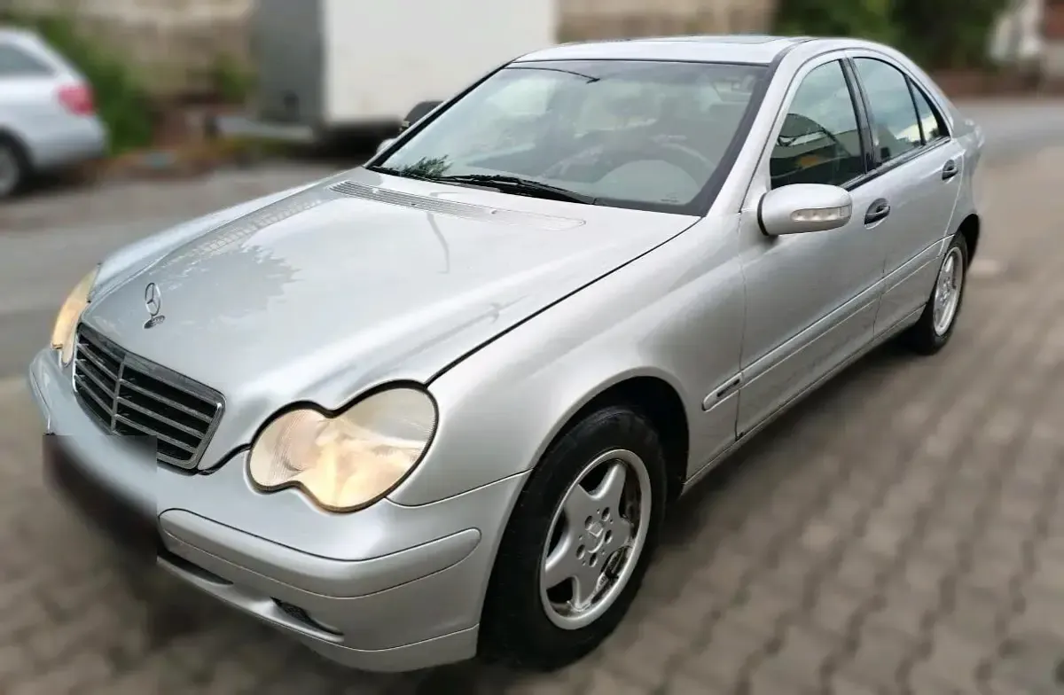 Gebraucht Mercedes C180 143 PS (105 kW) 2002 Silber Limousine