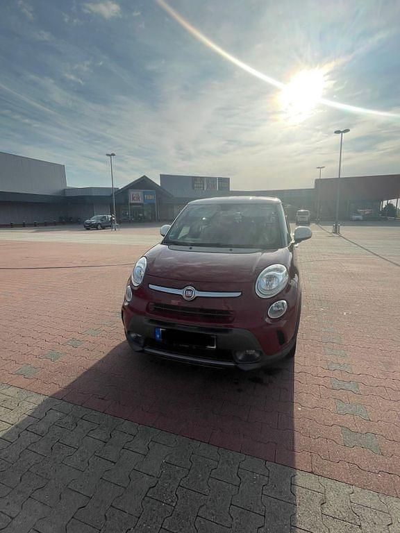 Rot Gebraucht 2013 Fiat 500L Trekking Van / Kleinbus | 5.000 € (Guter Preis) - Bild 1/4