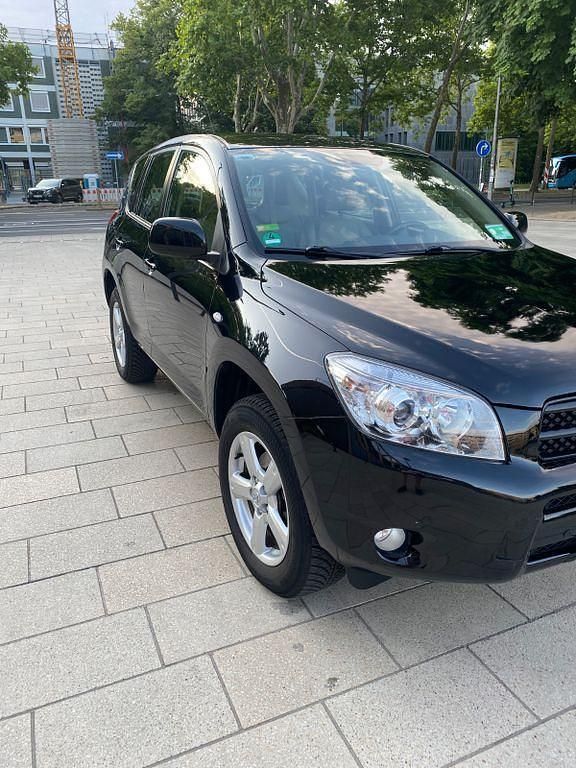 Schwarz Gebraucht 2007 Toyota RAV4 Executive SUV | 9.490 € (Fairer Preis) - Bild 1/4