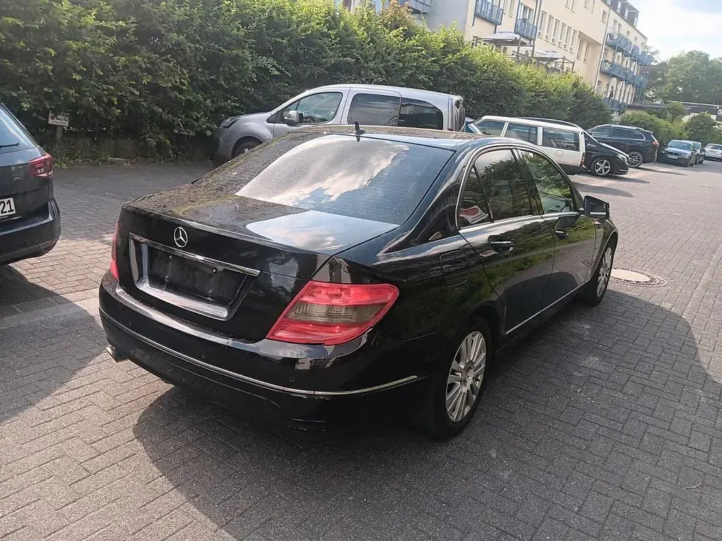 Gebraucht Mercedes C250 204 PS (150 kW) 2011 Schwarz Limousine