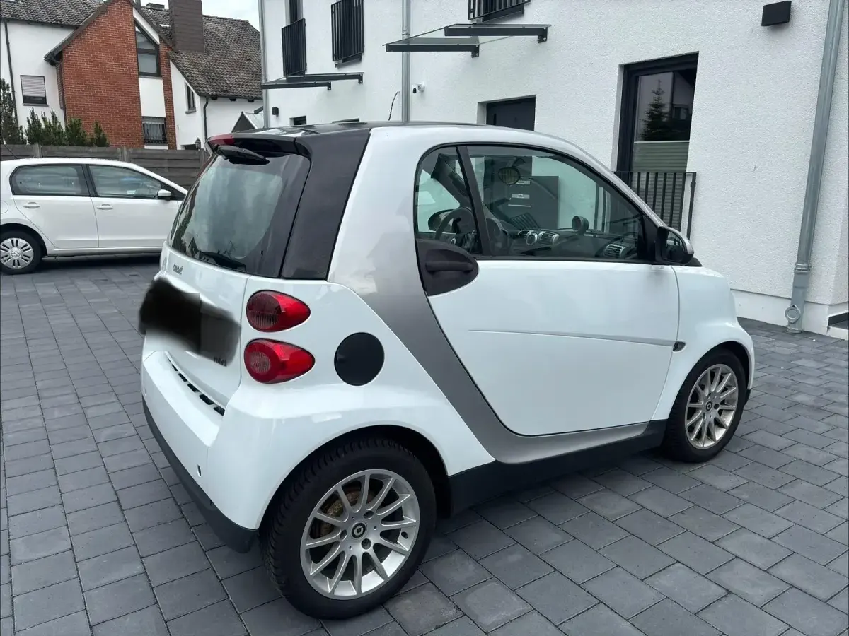 Gebraucht Smart ForTwo Coupé Passion 71 PS (52 kW) 2009 Weiß Coupé
