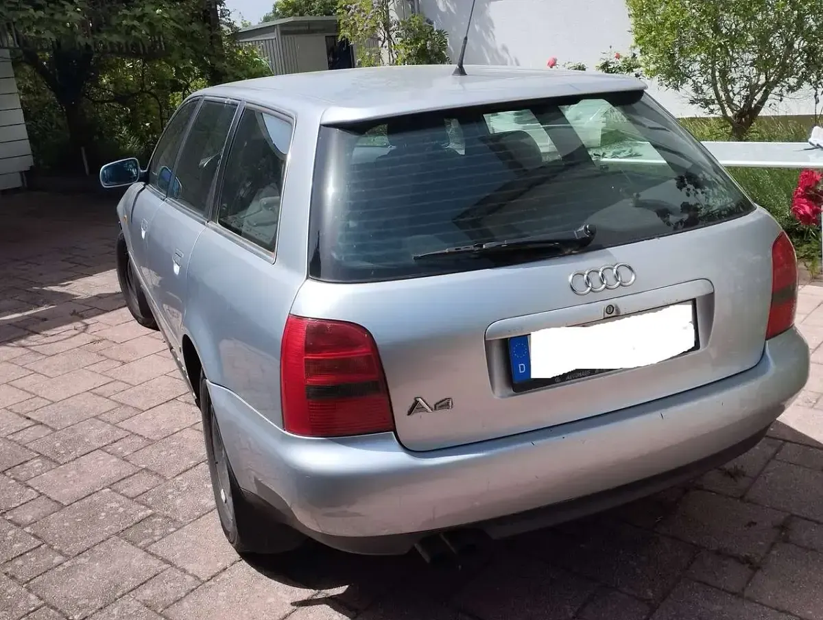 Brugt Audi A4 165 HK (121 kW) 1998 Sølv Stationcar