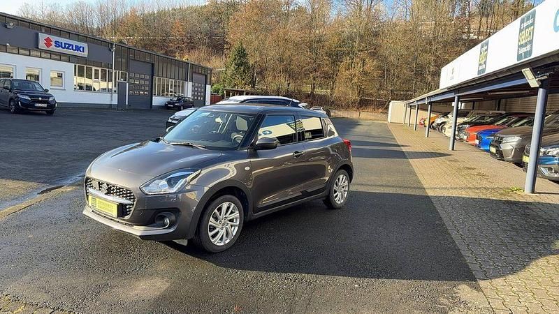 Gebraucht Suzuki Swift Comfort 83 PS (61 kW) 2023 Grau Limousine
