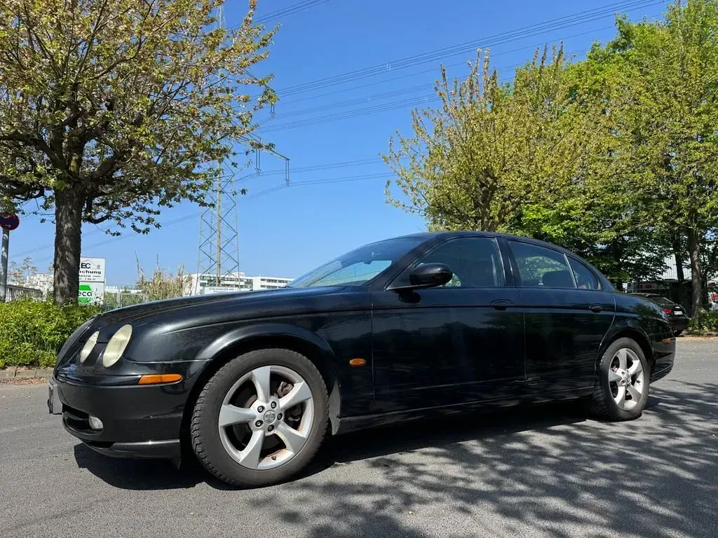 Käytetty Jaguar S-Type S 200 HP (147 kW) 2004 Musta Sedan