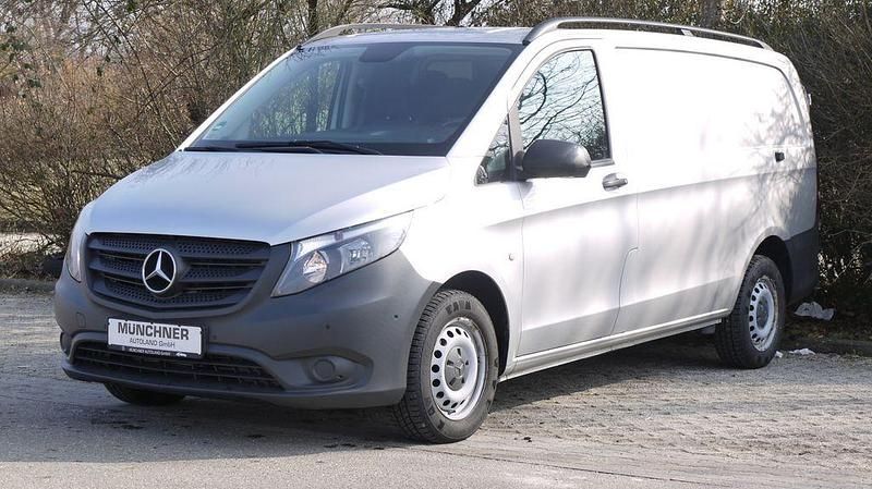 Gebraucht Mercedes Vito 163 PS (119 kW) 2018 Silber Van