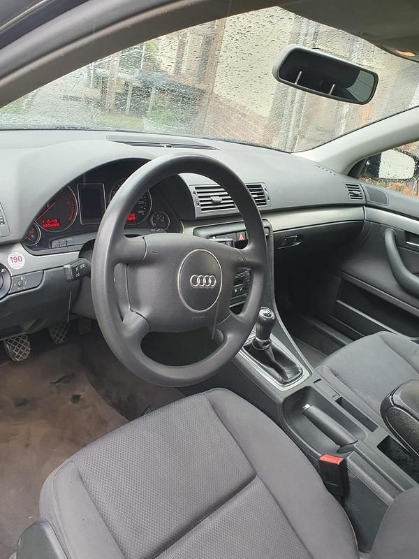 Gebraucht Audi A4 131 PS (96 kW) 2003 Schwarz Kombi