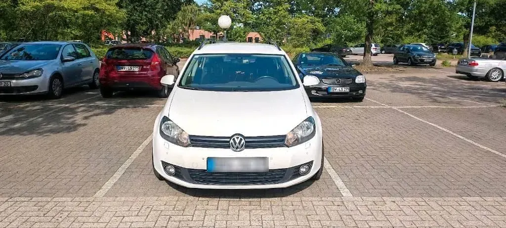 Gebraucht VW Golf VII 105 PS (77 kW) 2013 Weiß Kombi