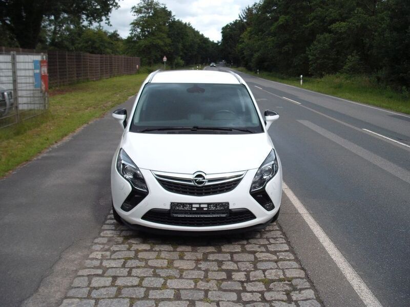 Gebraucht Opel Zafira Tourer Edition 131 PS (96 kW) 2015 Weiß Van / Kleinbus