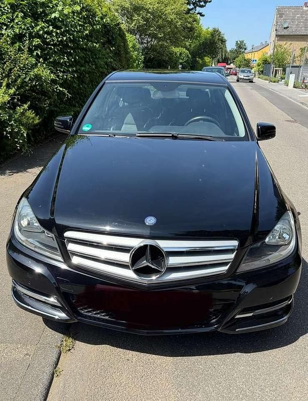 Schwarz Gebraucht 2012 Mercedes C250 Limousine | 12.599 € (Fairer Preis) - Bild 1/4
