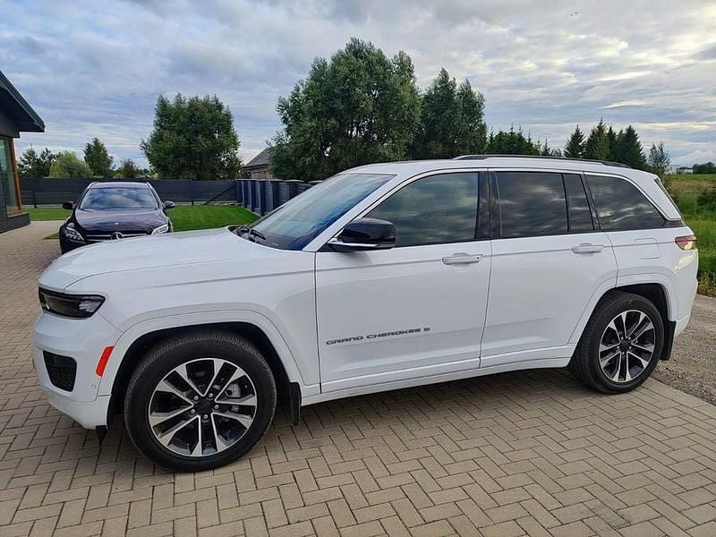 Gebraucht Jeep Grand Cherokee Overland 294 PS (216 kW) 2022 Weiß SUV