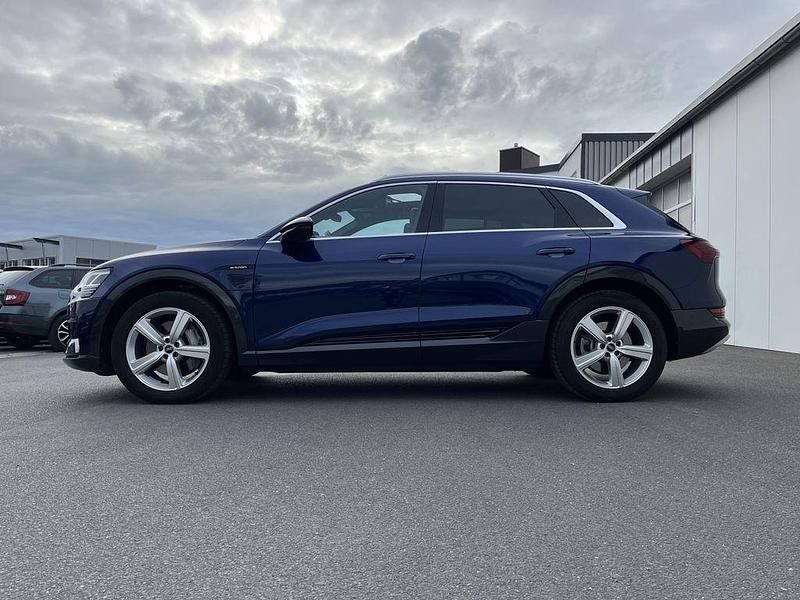 Gebraucht Audi e-tron Advanced 300 kW (408 PS) 2022 Blau SUV