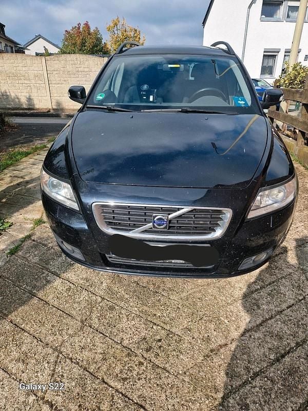 Schwarz Gebraucht 2009 Volvo V50 Kombi | 2.650 € (Fairer Preis) - Bild 1/4