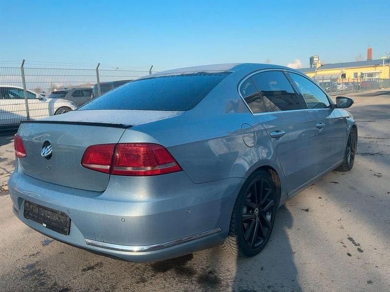 Gebraucht VW Passat Highline 160 PS (117 kW) 2012 Grau Limousine