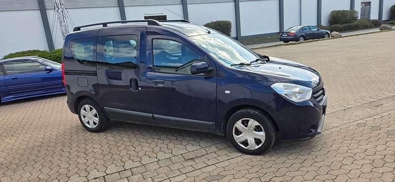 Gebraucht Dacia Dokker Lauréate 83 PS (61 kW) 2015 Blau marine Van / Kleinbus