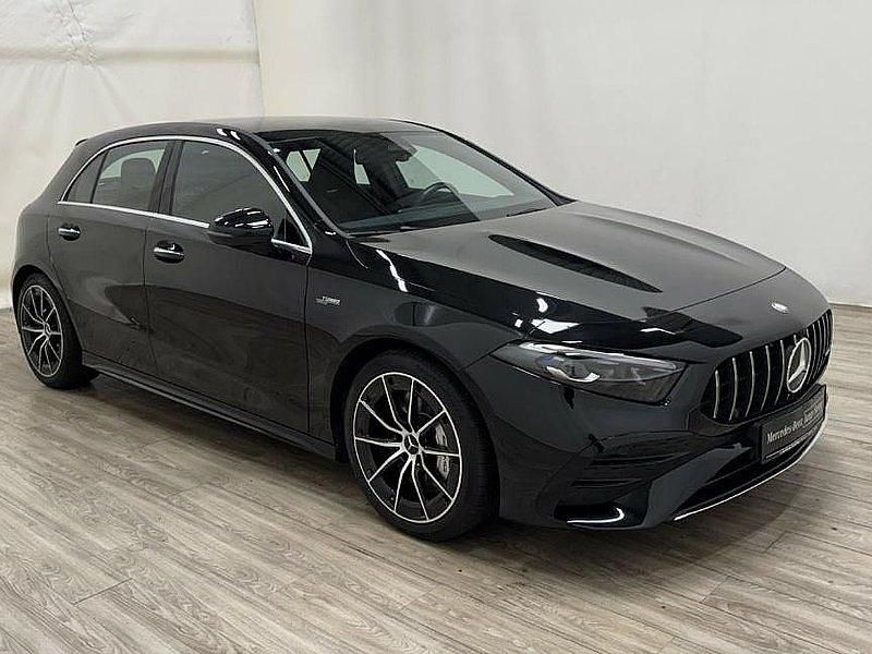 Gebraucht Mercedes A35 AMG AMG 306 PS (225 kW) 2024 Metalliclack kosmosschwarz Limousine