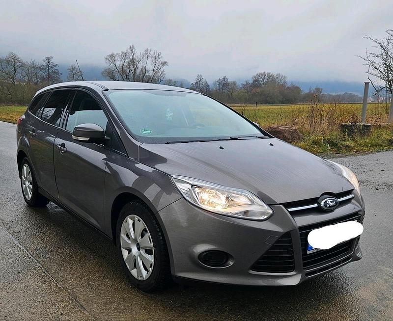 Gebraucht Ford Focus 100 PS (73 kW) 2014 Braun Kombi