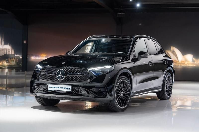 Schwarz/baltic black Gebraucht 2023 Mercedes GLC300 AMG line SUV | 54.980 € (Fairer Preis) - Bild 1/4
