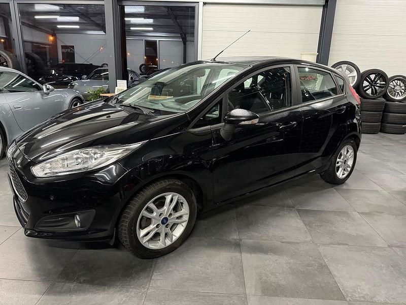 Gebraucht Ford Fiesta Celebration 101 PS (74 kW) 2017 Schwarz Limousine