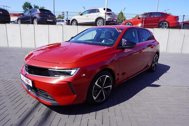 Gebraucht Opel Astra 179 PS (131 kW) 2023 Rot Limousine