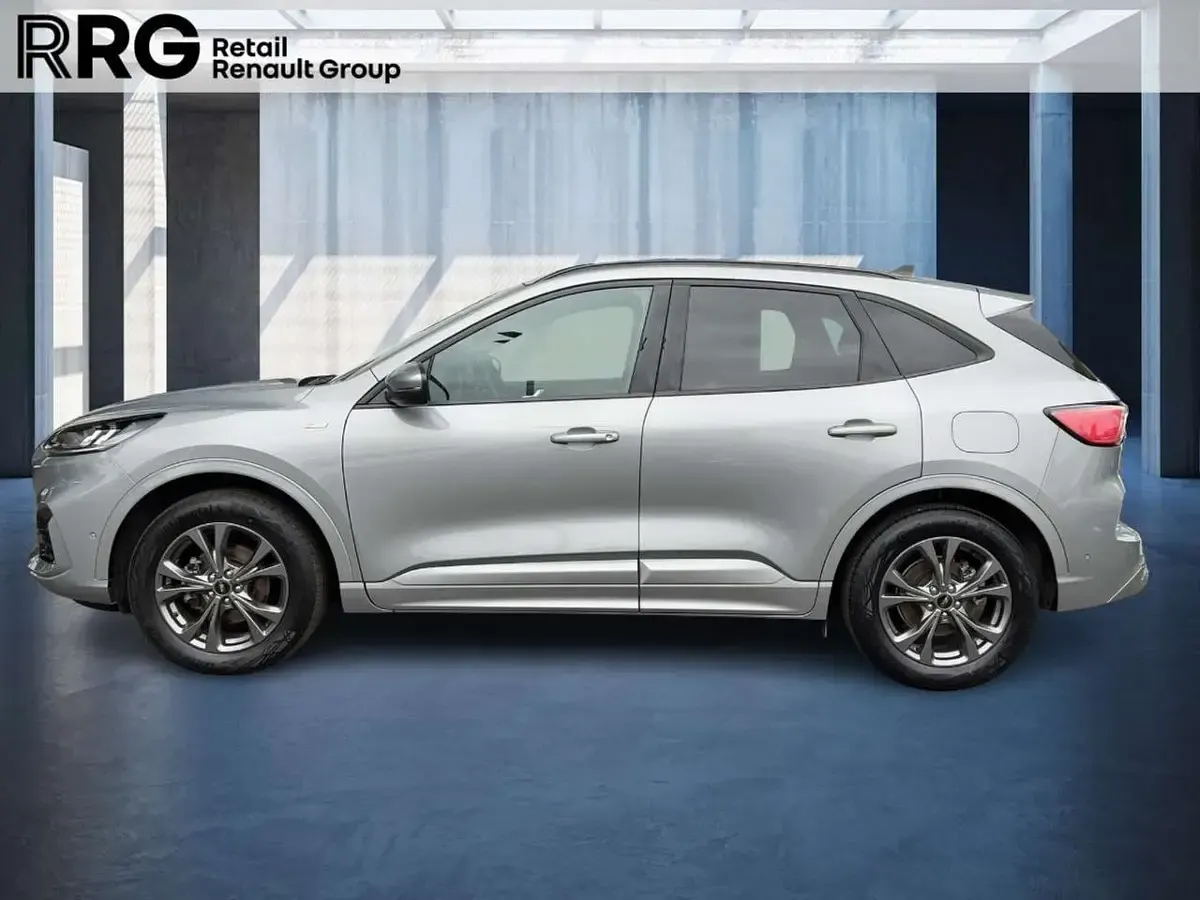 Usado Ford Kuga ST-Line X 152 HP (111 kW) 2022 Prateado SUV