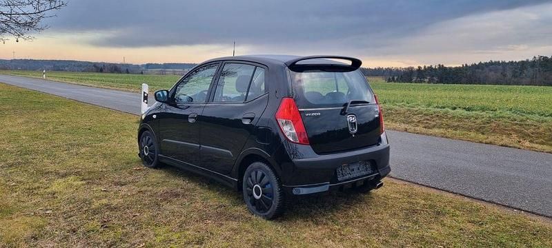 Gebraucht Hyundai i10 69 PS (50 kW) 2010 Schwarz Kleinwagen