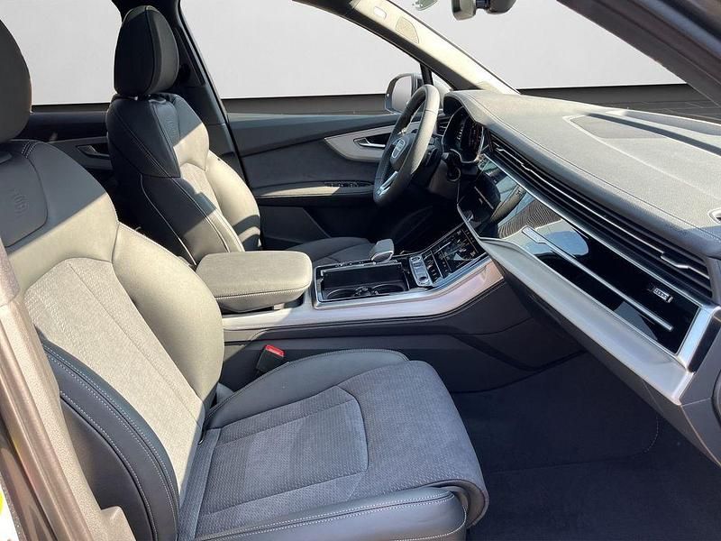Neu Audi Q7 Business 286 PS (210 kW) 2026 Grau SUV