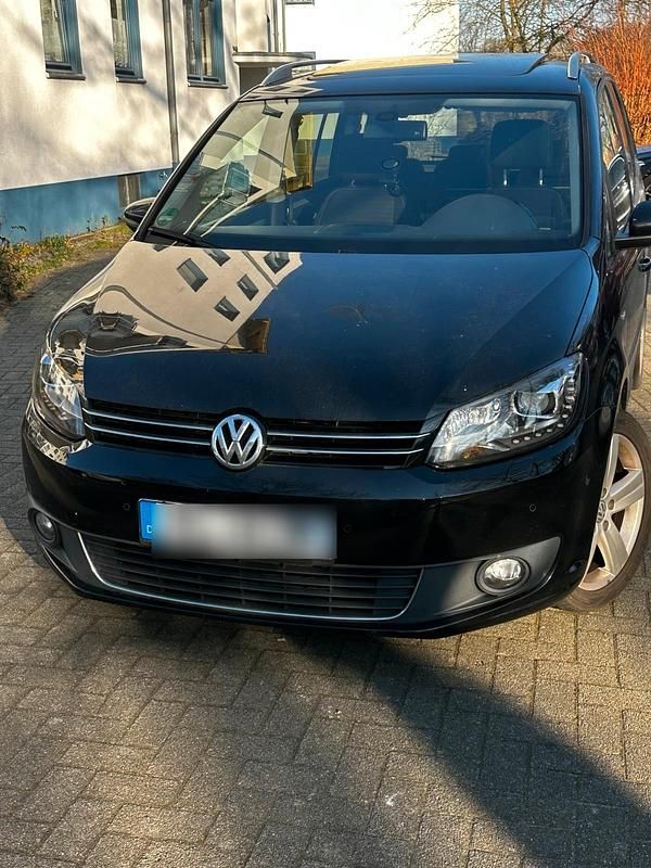 Schwarz Gebraucht 2014 VW Touran Van / Kleinbus | 11.000 € (Guter Preis) - Bild 1/4