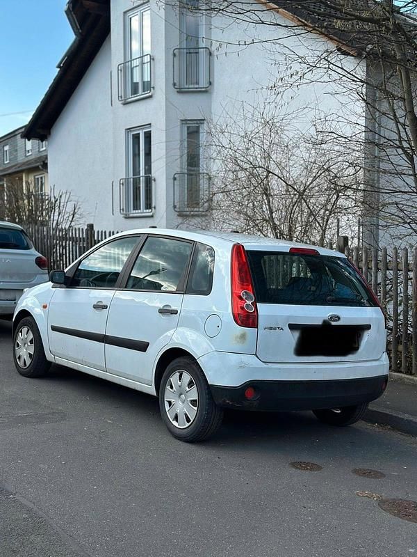 Gebraucht Ford Fiesta 69 PS (50 kW) 2006 Weiß Kleinwagen