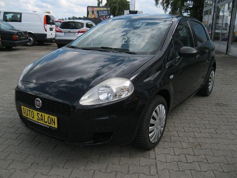 Schwarz Gebraucht 2013 Fiat Punto More Kleinwagen | 2.180 € (Guter Preis) - Bild 1/4