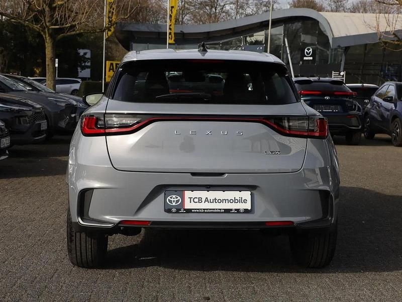 Gebraucht Lexus LBX 136 PS (100 kW) 2024 Cement grey SUV