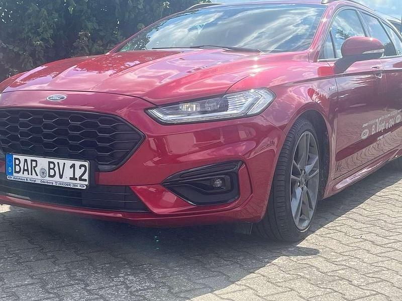 Gebraucht Ford Mondeo ST-Line 190 PS (139 kW) 2022 Rot Kombi