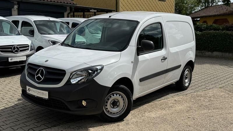 Weiß Gebraucht 2019 Mercedes Citan 109 Van / Kleinbus | 13.350 € (Fairer Preis) - Bild 1/4