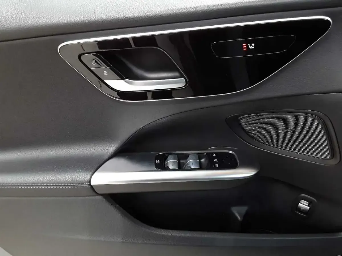 Gebraucht Mercedes C180 Avantgarde 170 PS (125 kW) 2022 Selenitgrau metallic Limousine