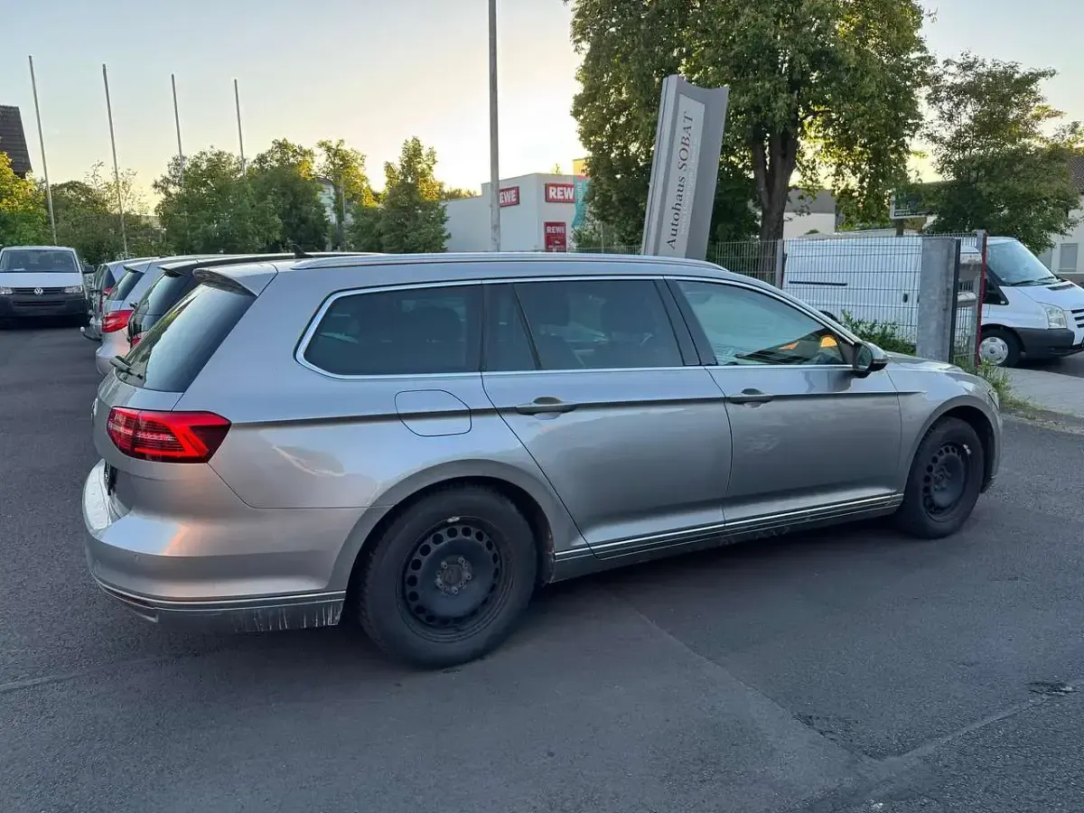 Second-hand VW Passat Highline 150 CP (110 kW) 2016 Argintiu Break
