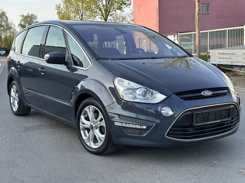 Grau Gebraucht 2013 Ford S-MAX Titanium Van / Kleinbus | 5.500 € (Fairer Preis) - Bild 1/4