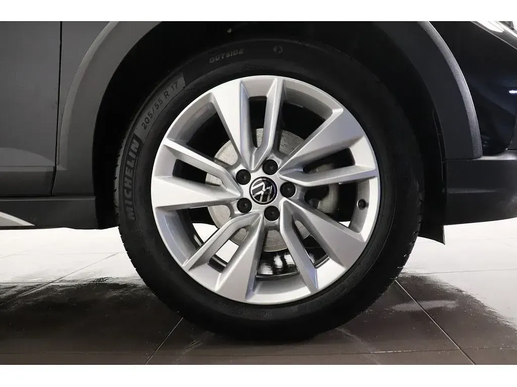 Używany VW Taigo Move 110 KM (80 kW) 2023 Czarny SUV