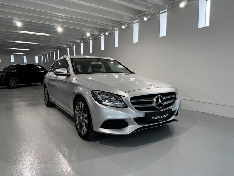 Silber Gebraucht 2016 Mercedes C350e Kombi | 12.600 € (Fairer Preis) - Bild 1/4