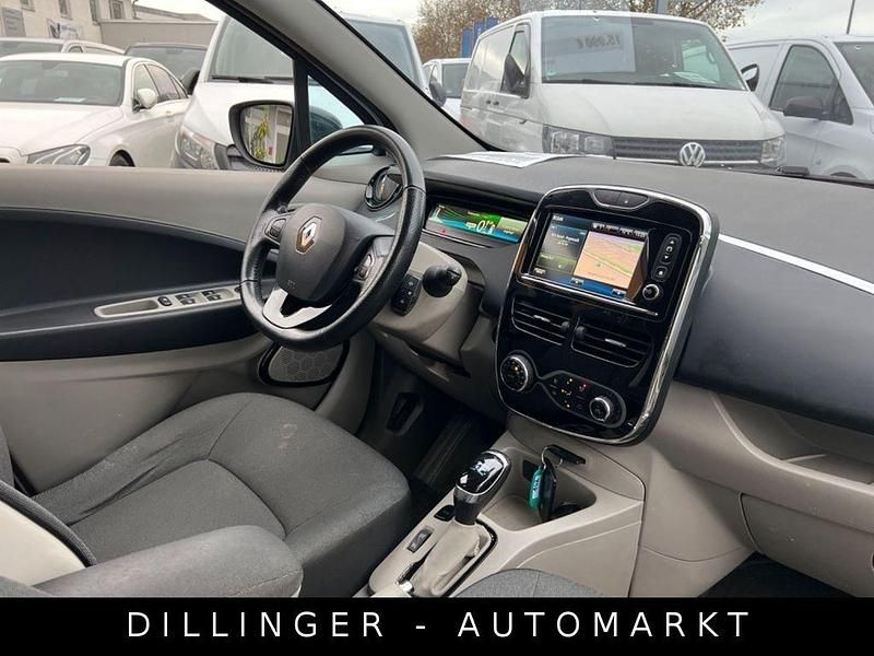 Gebraucht Renault Zoe Intens 42 kW (58 PS) 2015 Gletscherweiss Kleinwagen