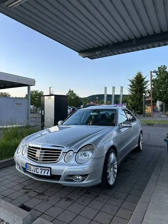 Gebraucht Mercedes E300 211 PS (155 kW) 2008 Grau Limousine