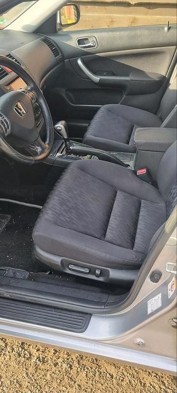 Gebraucht Honda Accord Executive 194 PS (142 kW) 2003 Silber Kombi