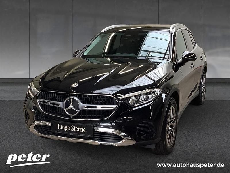 Metalliclack obsidianschwarz Gebraucht 2024 Mercedes GLC200 Advanced SUV | 46.810 € (Superpreis) - Bild 1/4